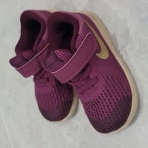 Nike Revolution Toddler Girls Size 7